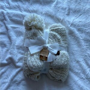 BearPaw Women's Cream Knit Accessories Set